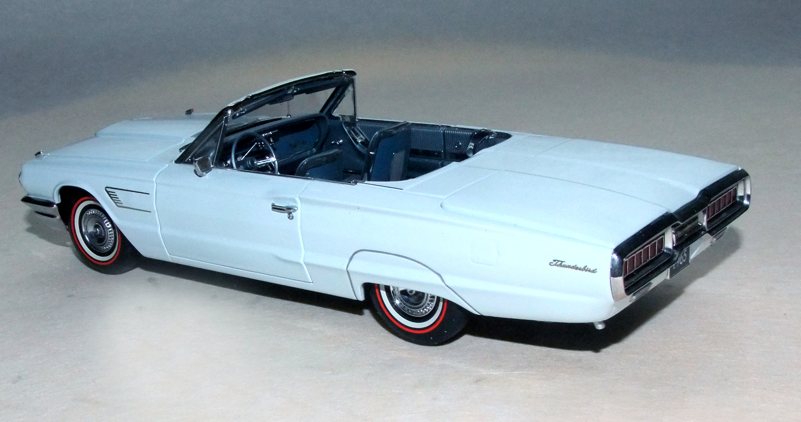 1965 Ford Thunderbird Convertible - Bild 2