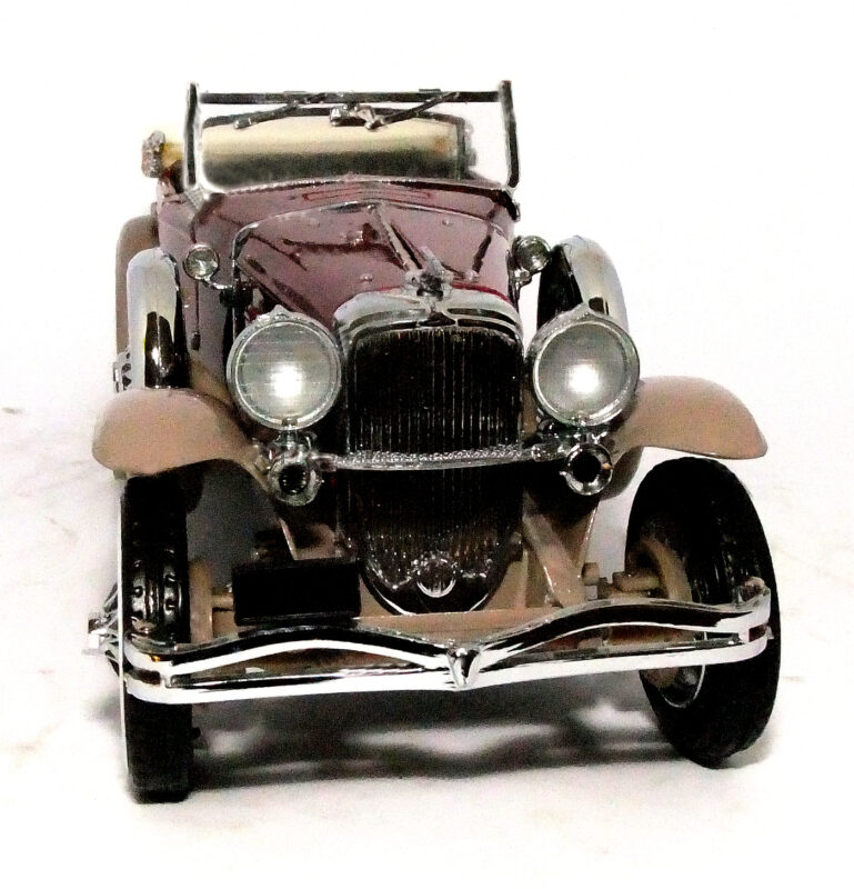 Franklin Mint 1/24 Scale 18323N - 1930 Duesenberg Derham - Maroon